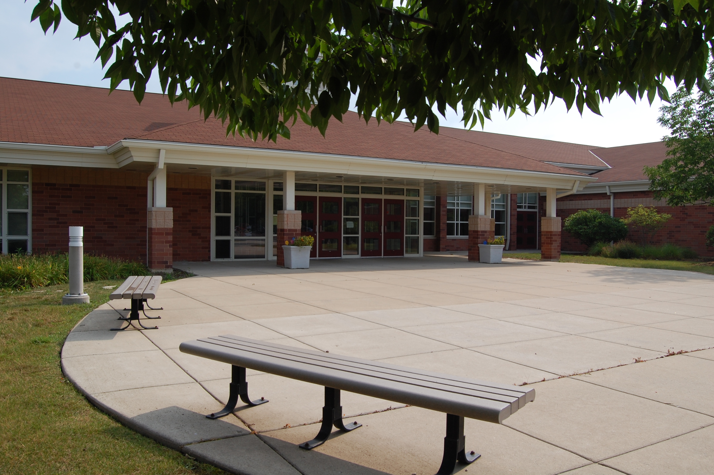 Country Meadows Elementary Front